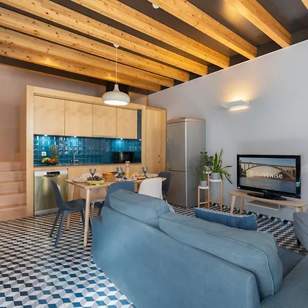 Host Wise - Stylish Luxurious House - River View 빌라노바데가이아