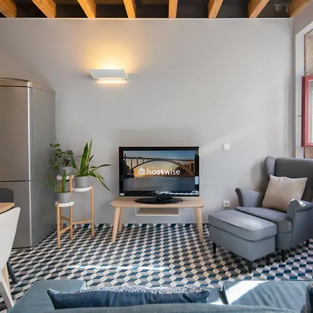 Host Wise - Stylish Luxurious House - River View * 빌라노바데가이아