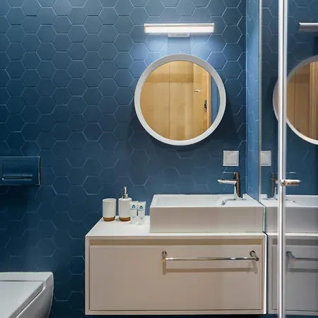 Host Wise - Stylish Luxurious House - River View 펜션 빌라노바데가이아